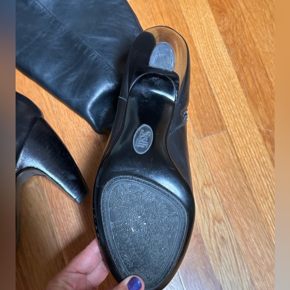 Sofft leather healed boots - Picture 5 of 5